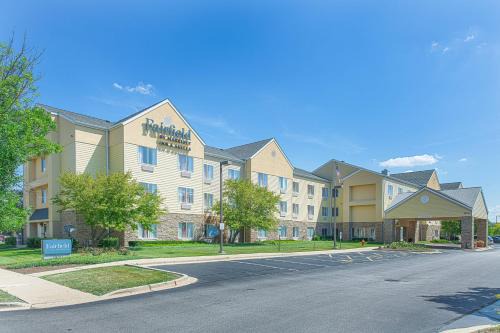 Naperville Hotel | Family-Friendly Fairfield Inn & Suites in Naperville