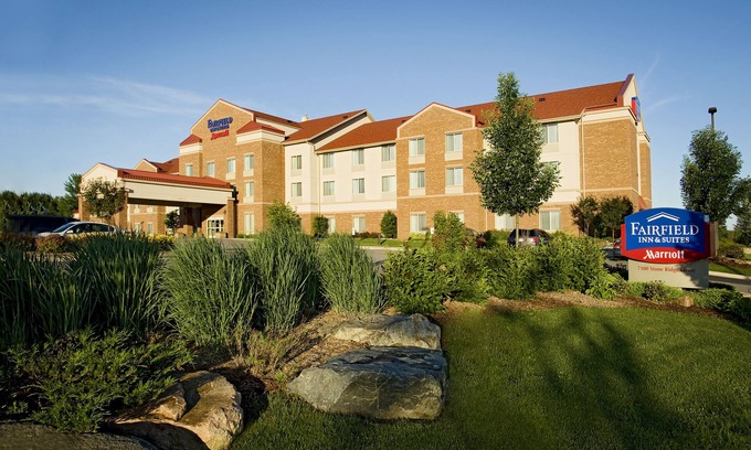Weston Hotel | Top-Rated Fairfield Inn & Suites with Pool and Spa Amenities