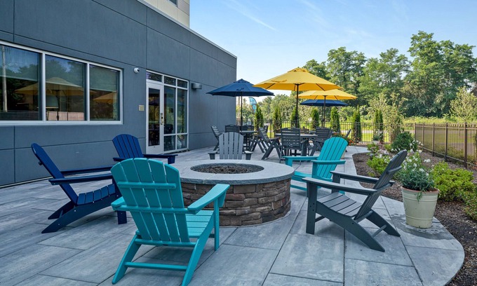 Somerset Hotel | Top-Rated Fairfield Inn & Suites with Family-Friendly Amenities