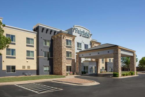 Clovis Hotel | Welcoming Fairfield Inn & Suites Clovis: Pool & Hot Tub