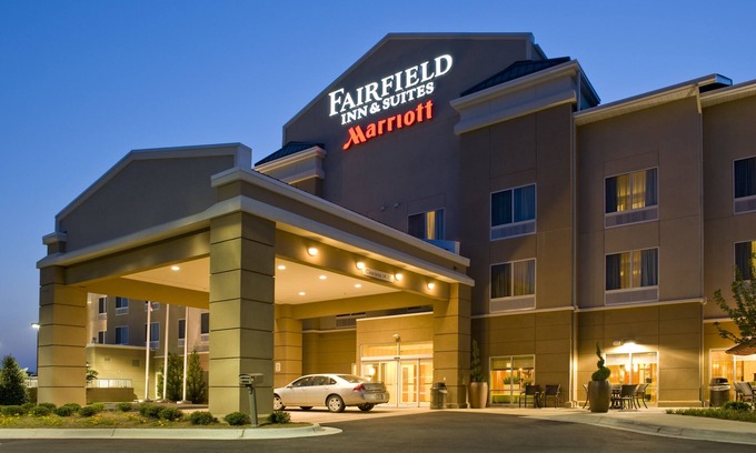 Columbus Hotel | Discover Fairfield Inn & Suites Columbus with Pool & Dining