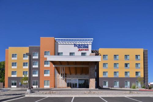 Farmington Hotel | Relax at Fairfield Inn & Suites Farmington with Pool Access