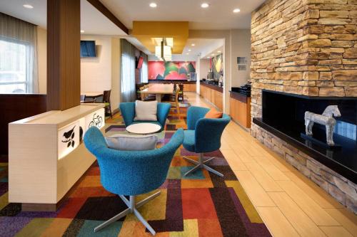 Wayne Hotel | Comfortable Stay at Fairfield Inn & Suites Indianapolis Airport