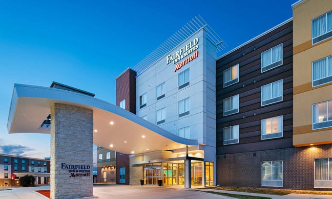 Highlands Hotel | Discover Comfort at Fairfield Inn & Suites Lincoln Airport