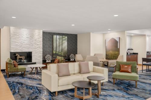 Naperville Hotel | Welcoming Fairfield Inn & Suites Naperville/Aurora Escape