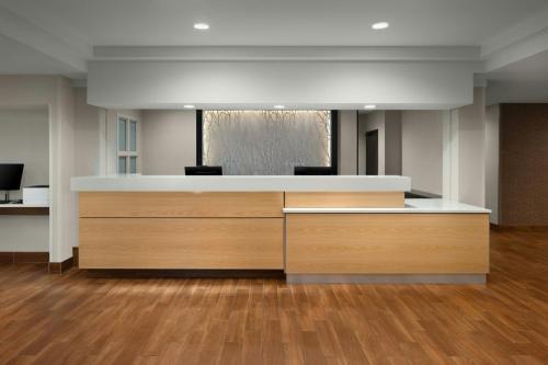 Lake Forest Hotel | Top-Rated Fairfield Inn & Suites Portland South Awaits You