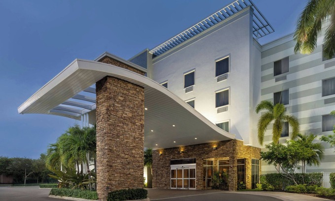 Delray Beach Hotel | Ocean View Retreat: Fairfield Inn & Suites Delray Beach