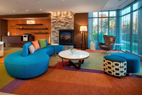 East Syracuse Hotel | Relax at Fairfield Inn & Suites Syracuse with Pool Access