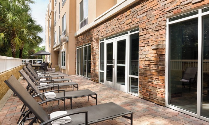 Jacksonville Hotel | Discover Fairfield Inn & Suites Jacksonville West - Perfect for Families