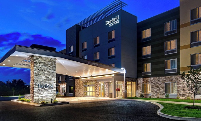 Selinsgrove Hotel | Discover Fairfield Inn & Suites: Top-Rated Stay with Pool