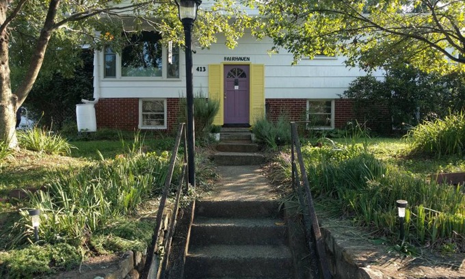 Woolen Mills Hotel | Charming Fairhaven Guesthouse: Family-Friendly & Cozy Amenities