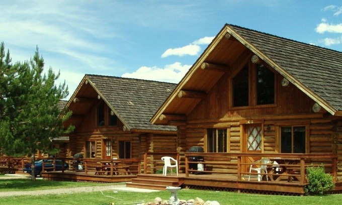 Fairmont Cabin | Exquisite Fairmont Chalets Montana 2: Pet-Friendly Retreat