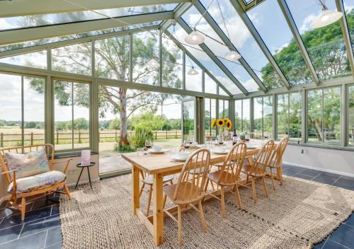 Halesworth House | Family-Friendly Fairstead: Your Pet-Welcoming Retreat