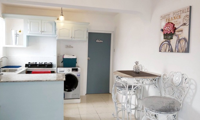 Bayville Apartment | Stylish 1 Bedroom Apartment with Spa and Hot Tub Access