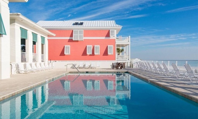 Sunnyside House | Fairview Cottage: Breathtaking Gulf Front Views Await!