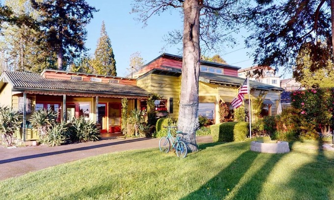 Birch Bay House | Spacious Fairview Lodge: Waterfront Home with Pool & Ocean View