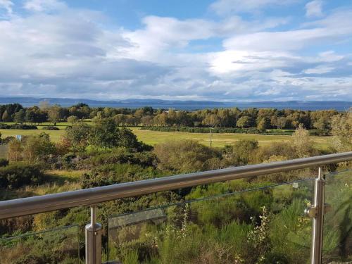 Nairn House | Family-Friendly Fairway Apartment with Top Guest Ratings