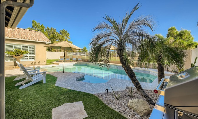 Superstition Springs House | Golf Course Retreat in Gilbert with Private Pool & Putting Green