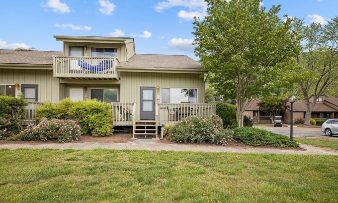 Lake Lure House | Fairway Townhouse: Scenic Lake Lure Views & Family Friendly