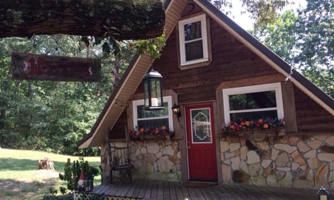 Chickamauga Cottage | Enchanting Cottage in Chickamauga, GA - Guest Rated 9.8