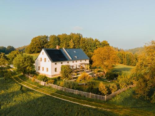 Cerna Voda House | Experience Fajn TAJM Rychleby with Oceanfront Spa Bliss