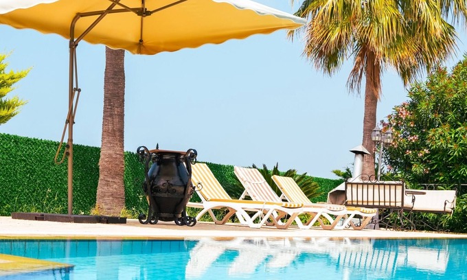 Catalkoy Villa | Fajne Garden Villa: Family-Friendly Retreat with Pool