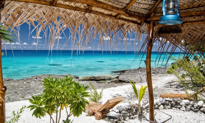 Fakarava Apartment | Beach Blessing Bungalow 5: Family-Friendly Retreat in Fakarava