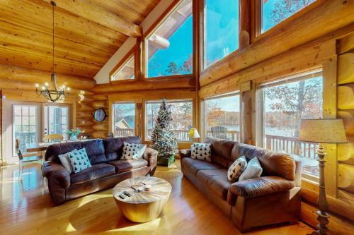 Mineral House | Discover Family-Friendly Getaways at Falcon's Nest