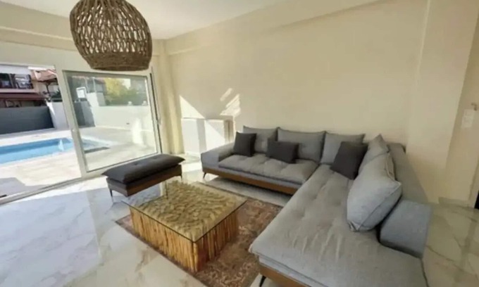 Nikita House | Falcone Residentnn
