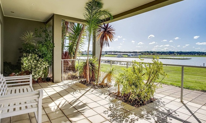 Nangkita House | Falcons Nest - 59 Ventura Plce Hindmarsh Island