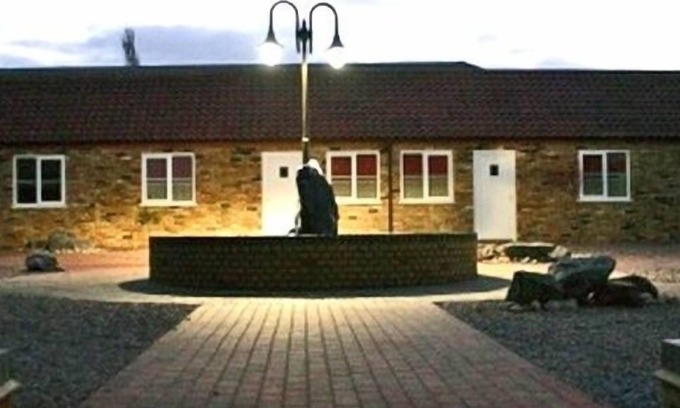Huntingdon Apartment | Discover Falcons Nest: Top-Rated Stay with Breakfast