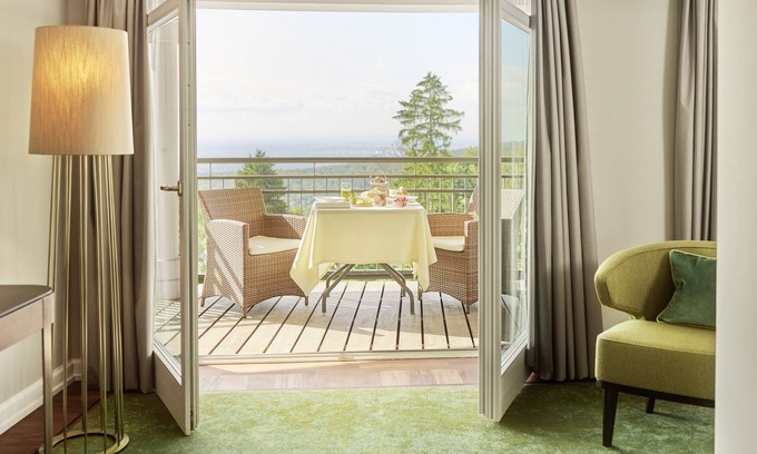 Koenigstein im Taunus Hotel | Elegant Falkenstein Grand: Spa, Pool & Family-Friendly Stay