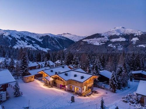 Hochkrimml House | Falkensteinalm Friends: Perfect for Families and Adventurers
