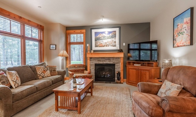Crooked Pines House | Book Your Summer Retreat: Updated Townhome Near Mountains