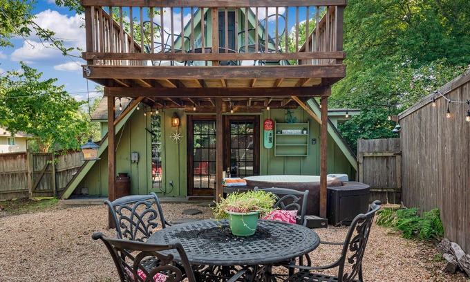 Beaver Shores House | Beaver Lake: A-FRAME Retreat with Hot Tub & Pet-Friendly Fun