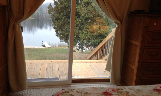 Central Lake House | Fall Colors & Winter Adventures at a Lakefront Retreat