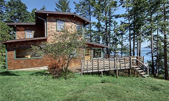 Lopez Island House | Blossom-Filled Getaway: Pet-Friendly Hotel with Spa & Breakfast