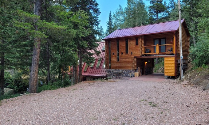 Black Hawk House | Exciting Skiing and Casino Getaway with Spa Amenities