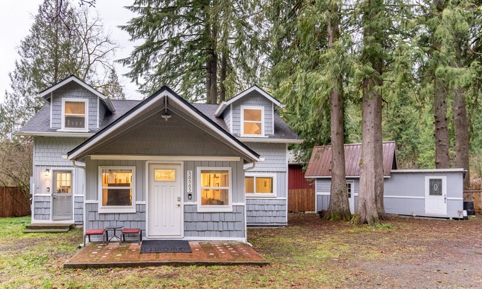 Marmot House | Experience Snowy Bliss Near Mt Hood with Spa and Breakfast