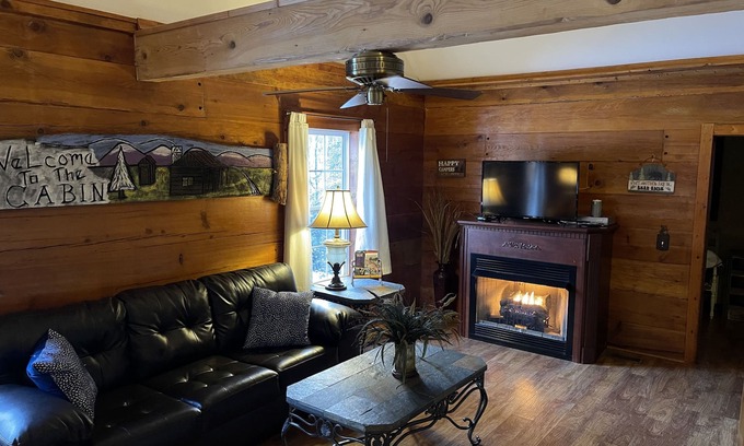 Spencer Cabin | Cozy Cabin Retreat Near TN State Parks - Rated 9.8/10!