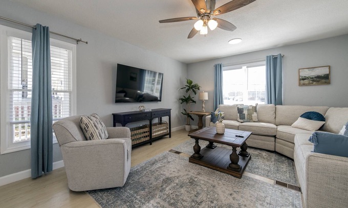 Maryville House | Renovated Maryville Home Near Shops & National Park