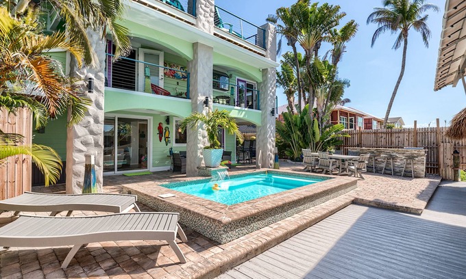 Fort Myers Beach Villa | ParrotEyes FMB: North Island Retreat with Private Pool & Spa