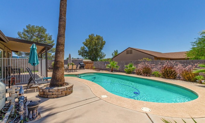 Chandler House | Inviting Retreat with Private Pool and Spa – Guest Rated 9.8