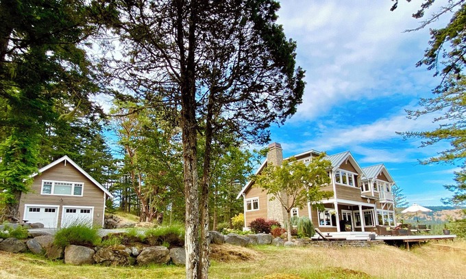 Deer Harbor Apartment | Experience Madrona Suite: Oceanfront Retreat on Orcas Island
