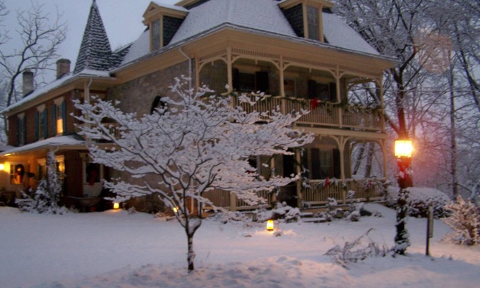 Carlisle Bed & Breakfast | Inviting Fallen Tree Farm Bed & Breakfast with Spa Amenities