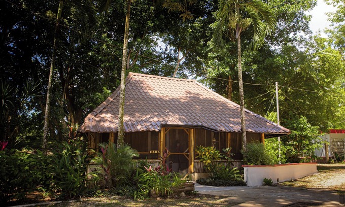 San Ignacio Hotel | Relax at Falling Leaves Lodge: 4-Star Retreat with Spa
