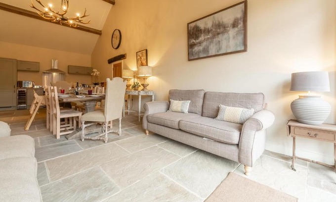 Ringstead House | Fallow Folly: Pet-Friendly Retreat with Private Pools