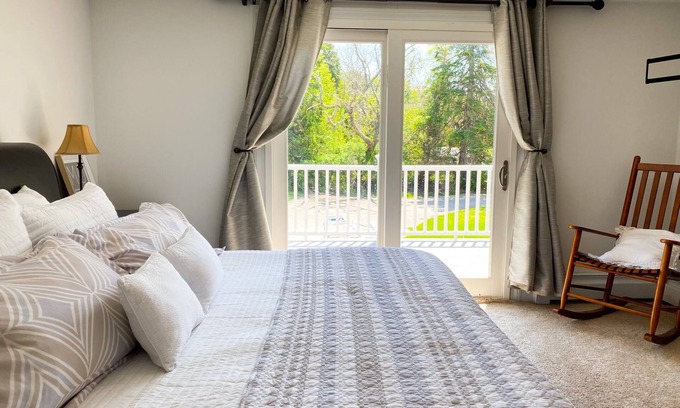 Teaticket House | Falmouth Heights Home: Oceanfront Bliss 1.5 Mi to Beach