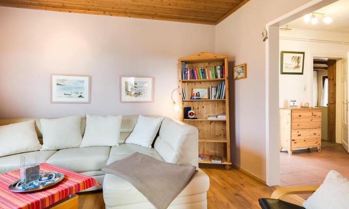 Falshoft House | Discover Family-Friendly Comfort at Falshöft 1a Hotel