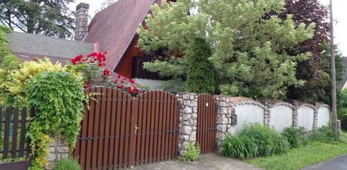 Vonyarcvashegy House | Cozy Faludi Vendégház with Ocean View & Fireplace